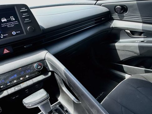 Used 2025 Hyundai Elantra Sport FWD image 24