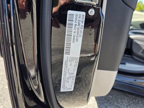 Used 2024 Chrysler Pacifica Touring-L FWD image 18