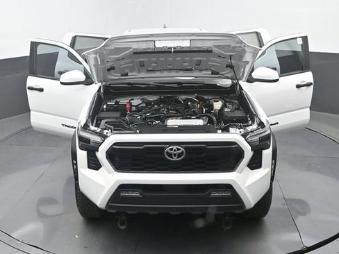Used 2024 Toyota Tacoma TRD Off-Road image 34