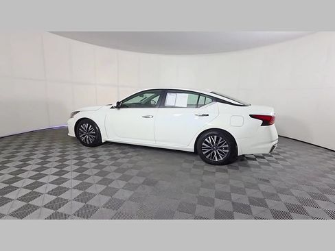 Used 2024 Nissan Altima 2.5 SV w/ SV Premium Package FWD image 46