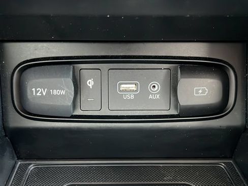 Used 2020 Hyundai Santa Fe Limited AWD/4WD image 19