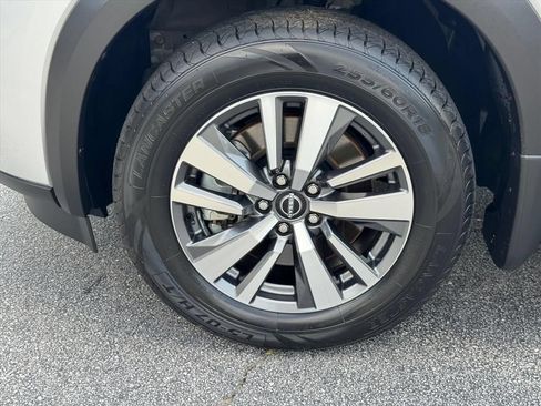Certified 2024 Nissan Pathfinder SL AWD/4WD image 9
