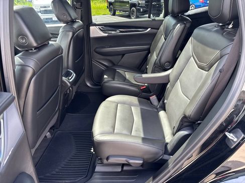 Certified 2023 Cadillac XT6 Premium Luxury AWD/4WD image 30