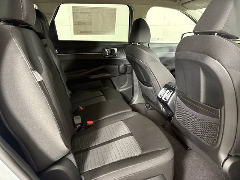 New 2026 Kia Sorento LX image 17