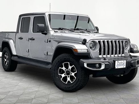 Used 2020 Jeep Gladiator Overland AWD/4WD image 12