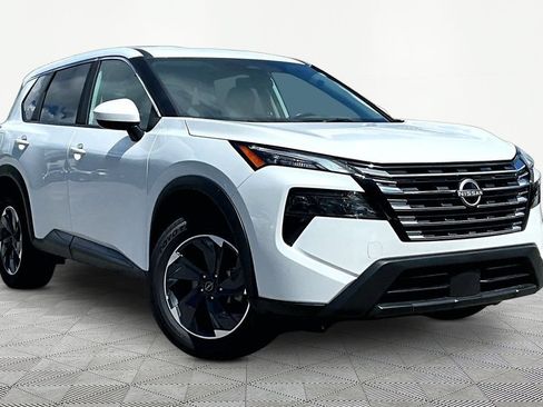 Used 2025 Nissan Rogue SV FWD image 3
