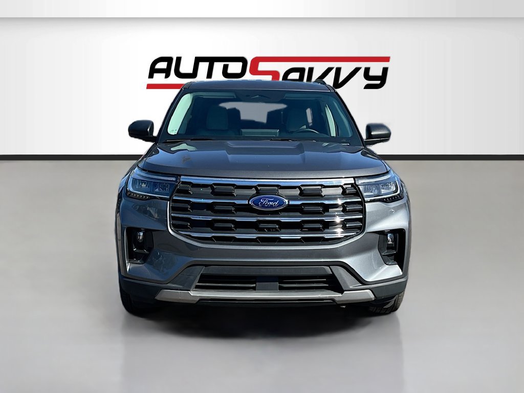 Used 2025 Ford Explorer Active w/ Active Comfort Package AWD/4WD image 2