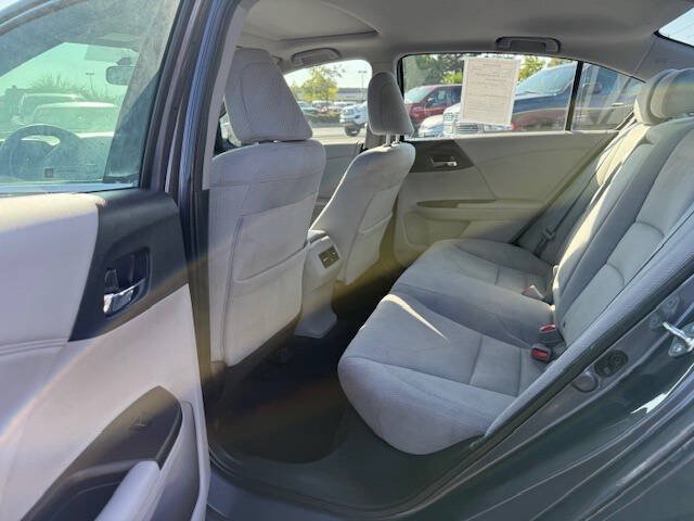 Used 2017 Honda Accord EX image 10
