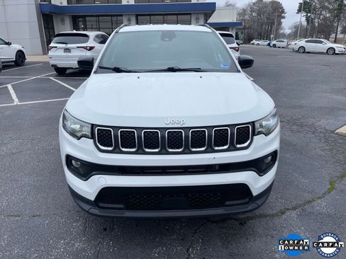 Used 2024 Jeep Compass Latitude image 8