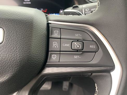 New 2025 Jeep Grand Cherokee L Altitude image 28