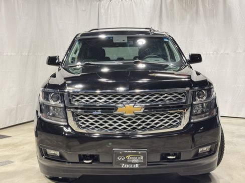 Used 2019 Chevrolet Suburban LT w/ LT Signature Package image 2