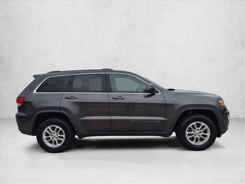 Used 2020 Jeep Grand Cherokee Laredo RWD image 4