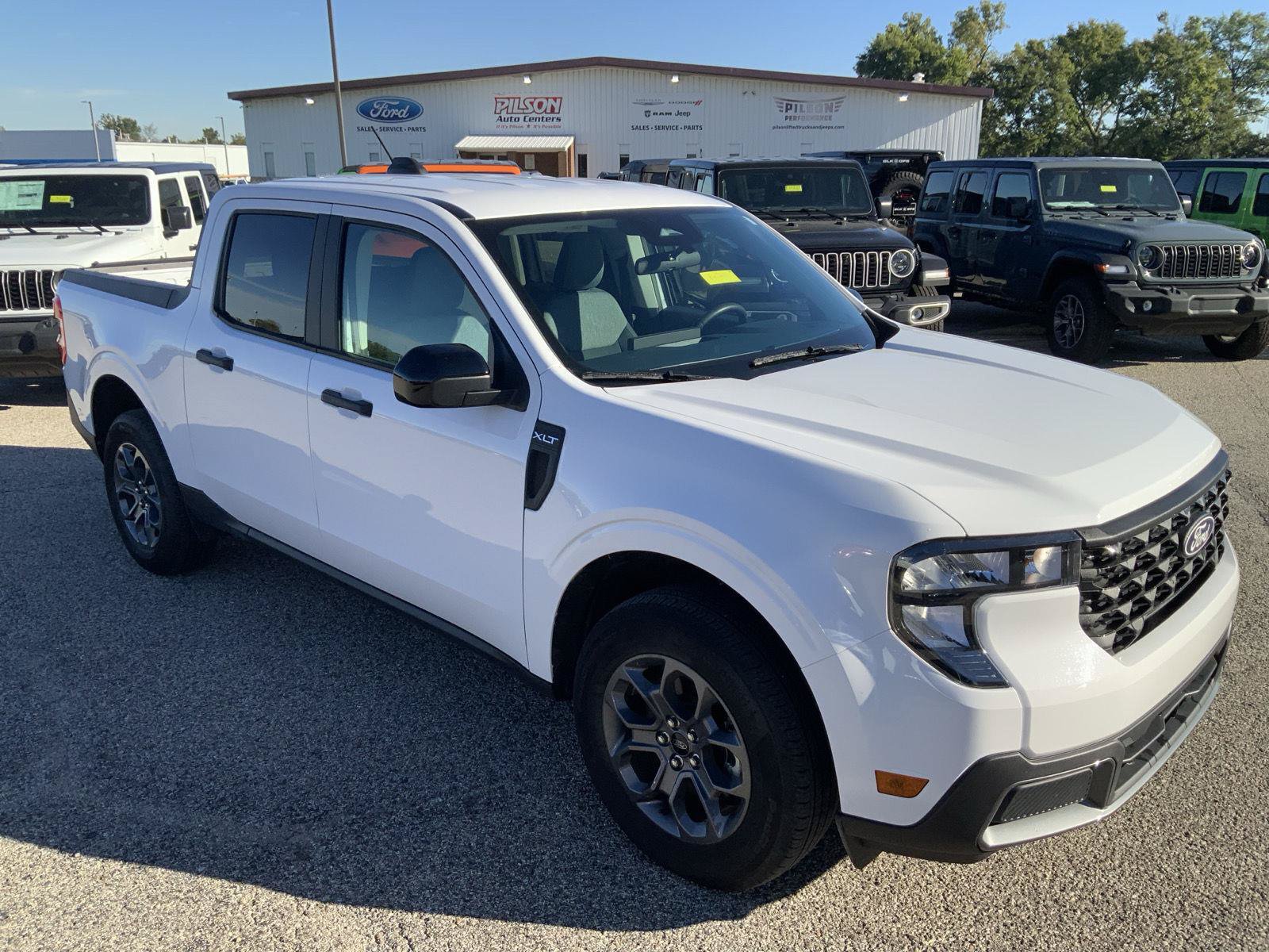 Used 2025 Ford Maverick XLT w/ Equipment Group 301A AWD/4WD image 2