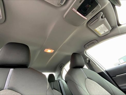 Used 2022 Toyota Camry LE image 13