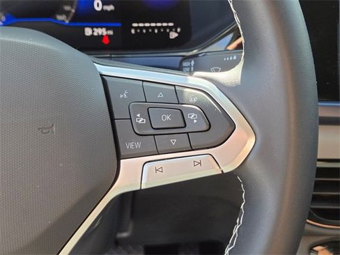 Used 2023 Volkswagen Taos SE image 28