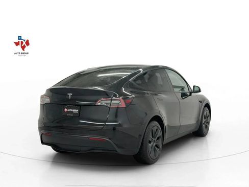 Used 2025 Tesla Model Y Long Range RWD image 6