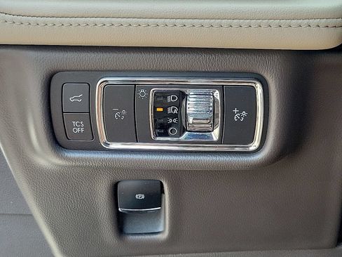Certified 2023 Lincoln Nautilus FWD w/ Premium Package image 16