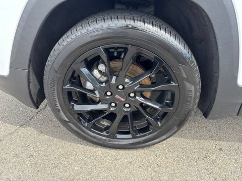 Used 2024 GMC Terrain SLE w/ Driver Convenience Package AWD/4WD image 10