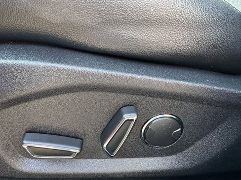 Used 2019 Ford Edge ST w/ Convenience Package image 17