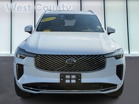 Certified 2025 Volvo XC90 B6 Plus image 10