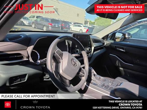 Used 2026 Toyota Highlander XLE AWD/4WD image 6
