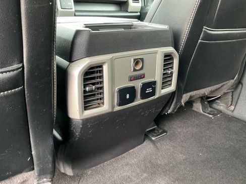 Used 2019 Ford F150 Lariat w/ Equipment Group 502A Luxury AWD/4WD image 30