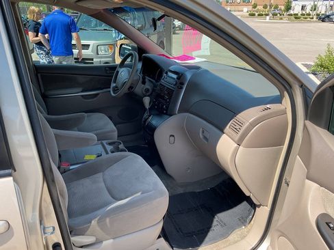 Used 2007 Toyota Sienna LE FWD image 36