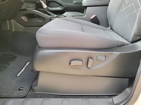 New 2026 Nissan Frontier SV w/ Tow Package image 8