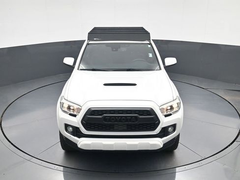 Used 2018 Toyota Tacoma TRD Sport image 30