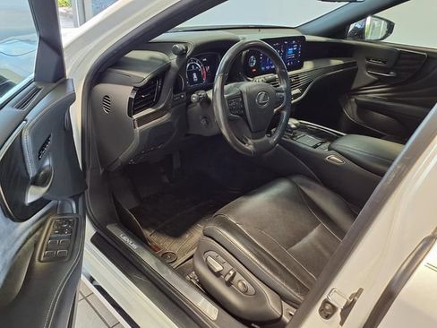 Used 2021 Lexus LS 500 w/ Accessory Package (Z2) RWD image 6