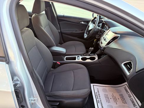 Used 2018 Chevrolet Cruze LS image 19