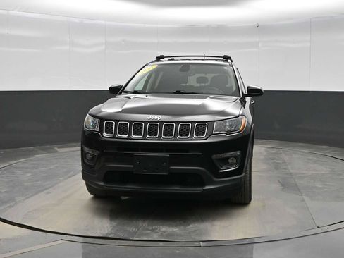 Used 2017 Jeep Compass Latitude w/ Popular Equipment Group image 3