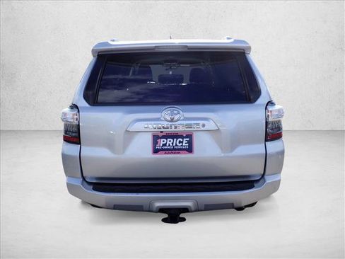 Used 2016 Toyota 4Runner SR5 AWD/4WD image 3