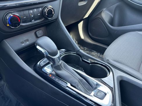 Used 2025 Buick Encore GX Preferred image 40