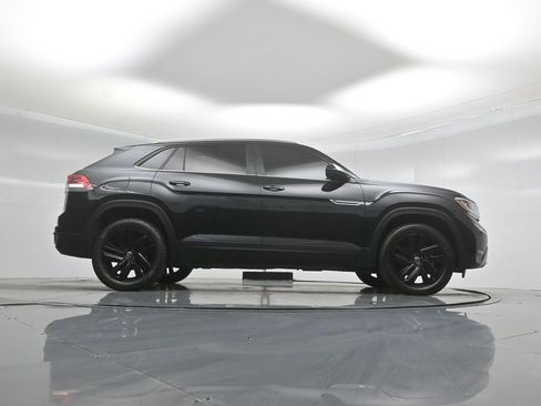 Used 2023 Volkswagen Atlas Cross Sport SE w/ Black Wheel Package AWD/4WD image 44