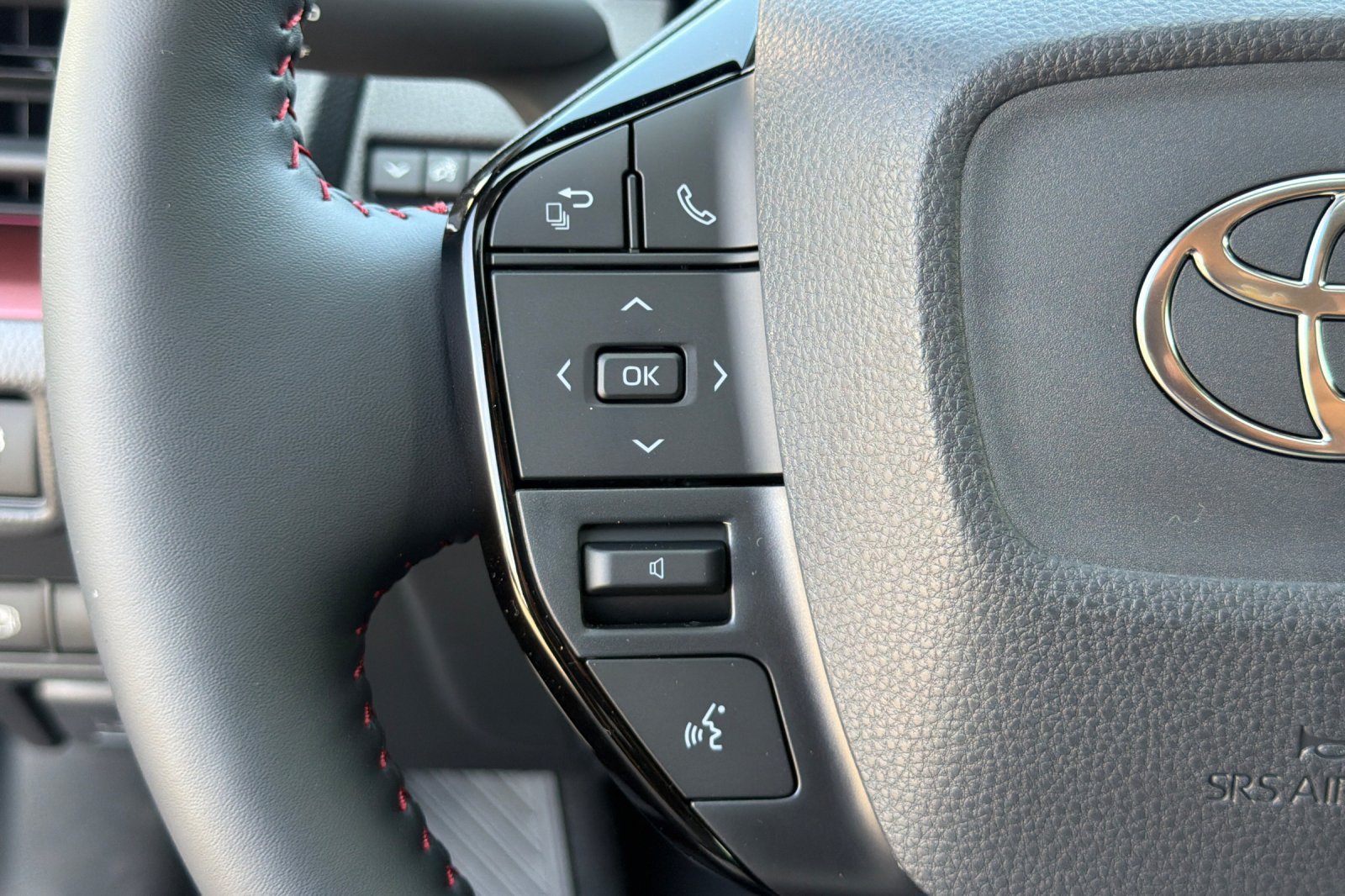 New 2027 Toyota Prius Plug-In Hybrid FWD image 28