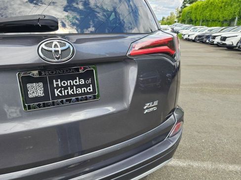 Used 2016 Toyota RAV4 XLE AWD/4WD image 16