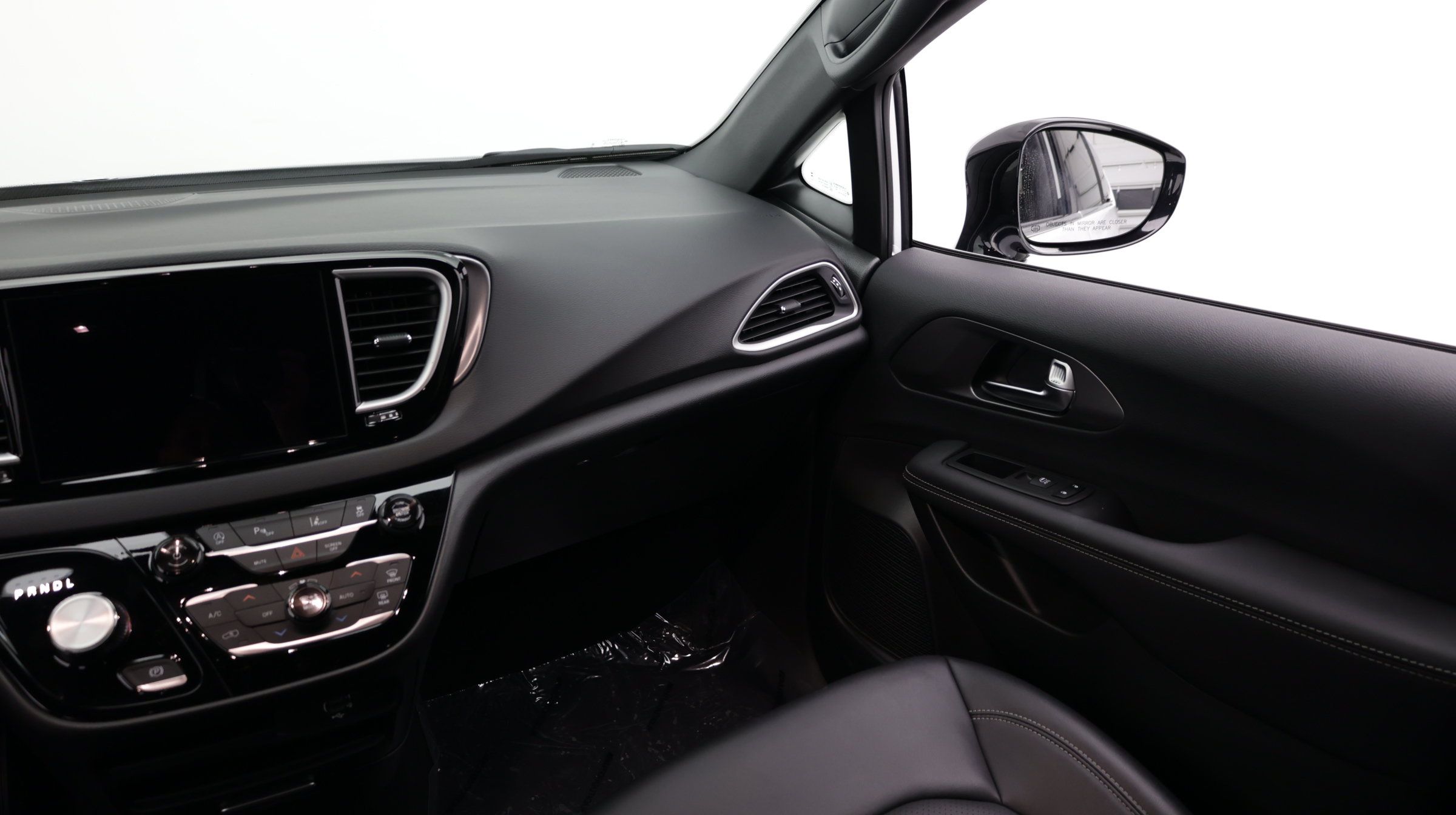 Used 2026 Chrysler Pacifica Select FWD image 31
