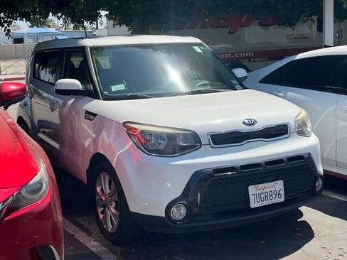 Used 2016 Kia Soul + FWD image 2