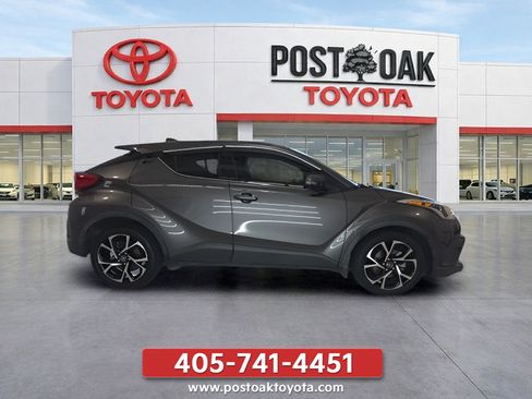 Used 2019 Toyota C-HR Limited FWD image 8