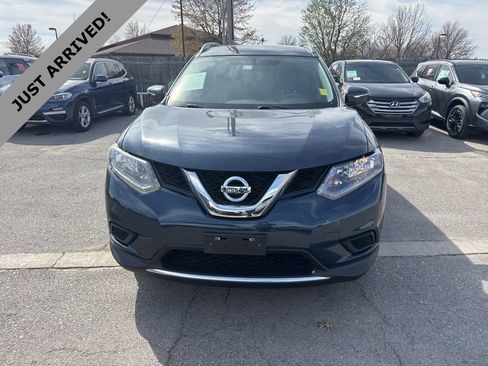 Used 2015 Nissan Rogue SV w/ SV Premium Package image 2