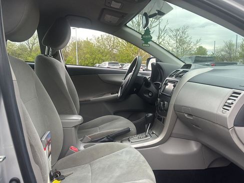 Used 2013 Toyota Corolla LE FWD image 21