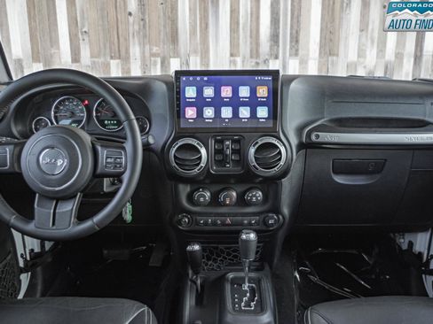 Used 2015 Jeep Wrangler Unlimited Sahara AWD/4WD image 15