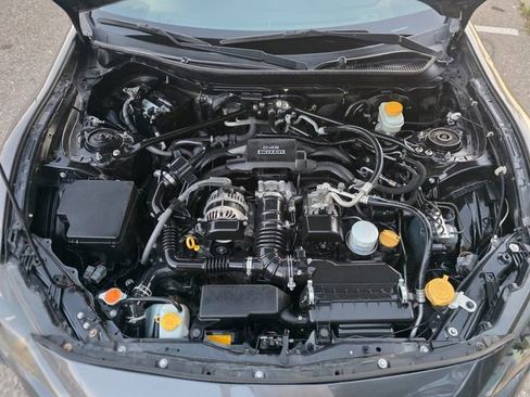Used 2020 Toyota 86 RWD image 25