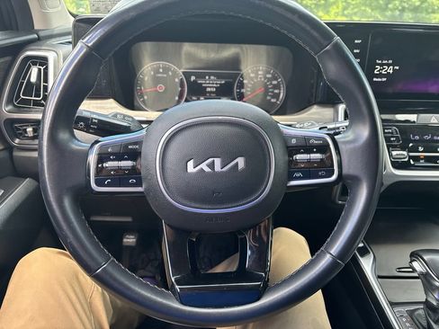 Certified 2023 Kia Sorento S w/ Panoramic Sunroof Package AWD/4WD image 9