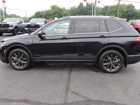 Used 2022 Volkswagen Tiguan SE AWD/4WD image 34