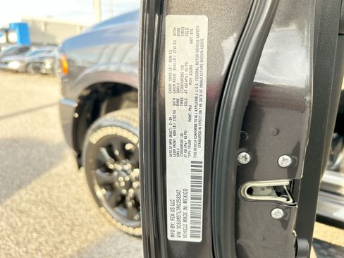 Used 2024 RAM 2500 Limited AWD/4WD image 2