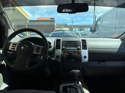 Used 2014 Nissan Frontier SV w/ SV Value Truck Package RWD image 14