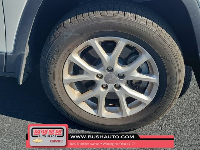Used 2018 Jeep Cherokee Latitude Plus w/ Comfort/Convenience Group AWD/4WD image 6