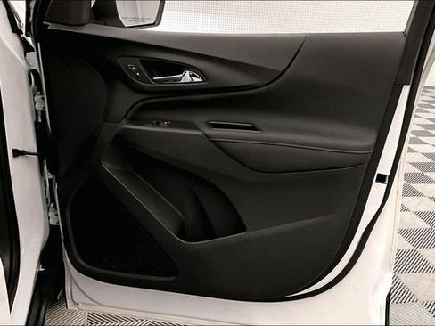 Used 2023 Chevrolet Equinox RS image 19